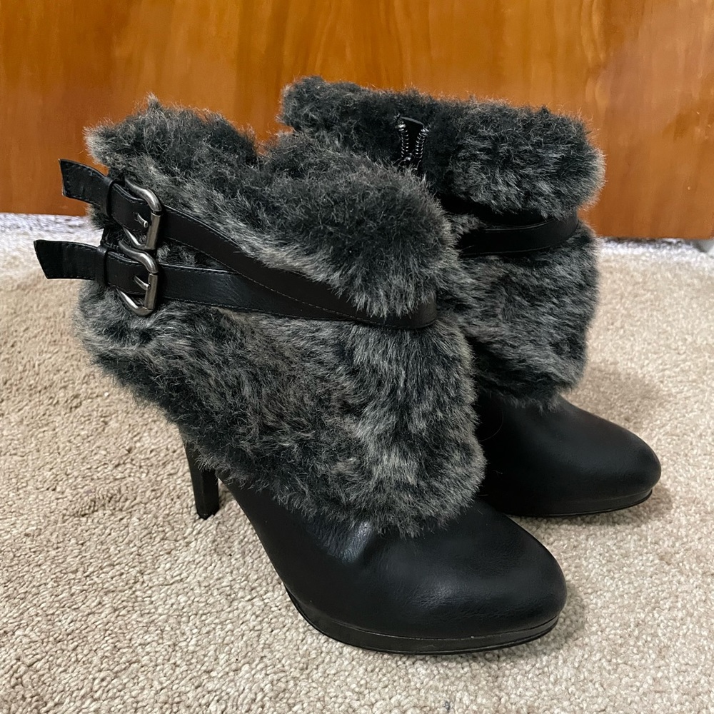 Style&co. Frisky Platform Black Ankle Heeled Fur & Buckle Boots Women’s 7.5